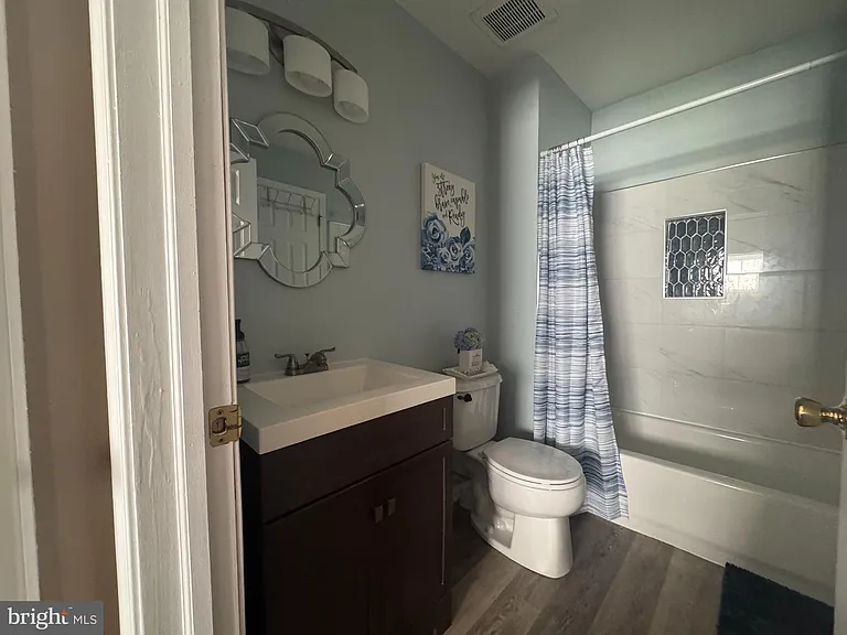 1003 Woodview Ct — Photo 12