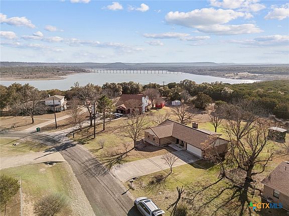 4th image of 4116 Lakecliff Dr