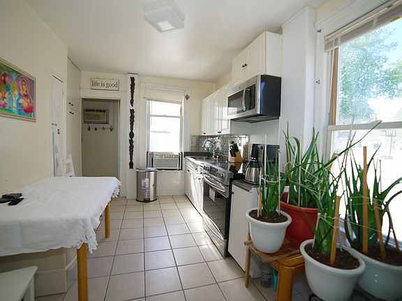 4th image of 121-20 97th Ave