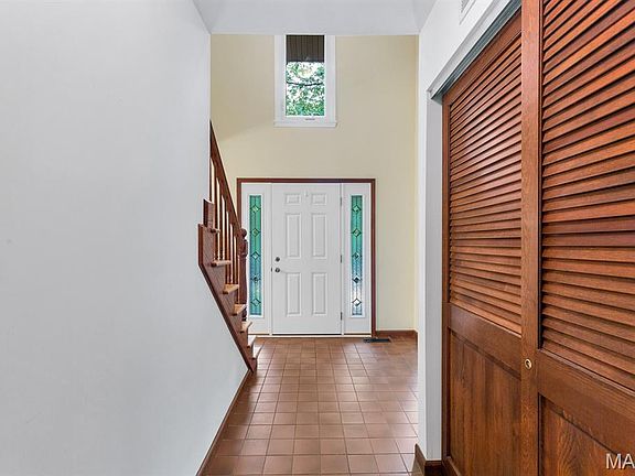 3rd image of 1508 Redbriar Dr
