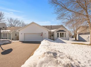 4607 Heather Way N, Oakdale, MN 55128