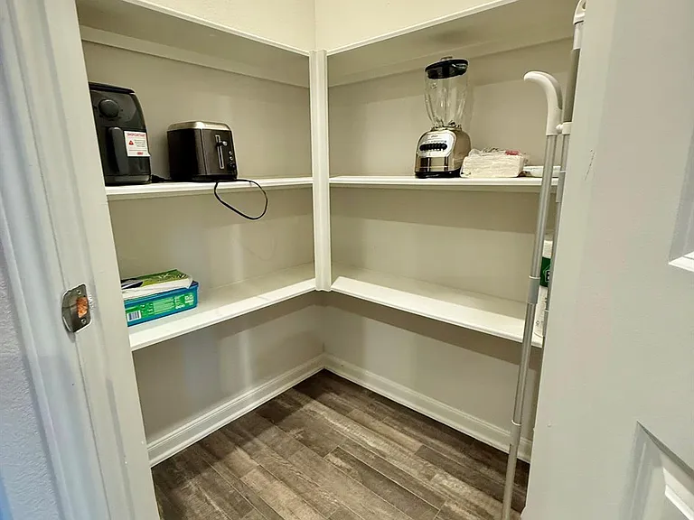 302 Del Monte Dr — Photo 16