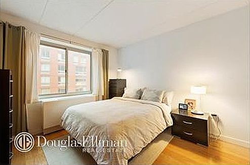 3rd image of 555 W 23rd St APT S5m