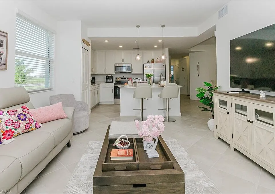 5555 Double Eagle Cir #3918