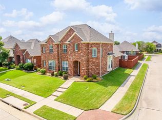 692 Bonham Dr, Lavon, TX 75166