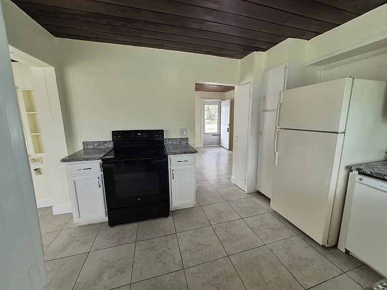 616 S Kentucky Ave — Photo 16