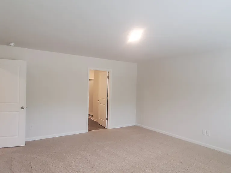 4692 Mount Hope Dr — Photo 14