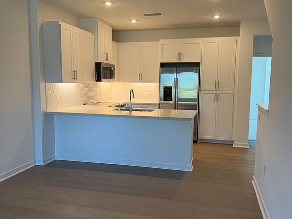 3rd image of 1328 W Oakcrest Paseo