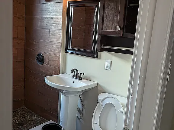 613 Belmont St #613 — Photo 12