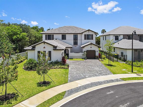 5th image of 5825 SW 105th Terrace
