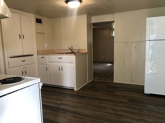 2nd image of 455 NE Kamiaken St APT A
