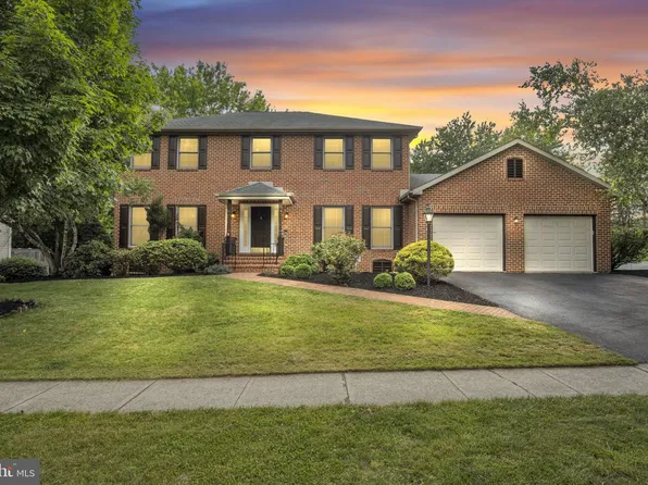 1103 Saffron Dr, Mechanicsburg, PA 17050