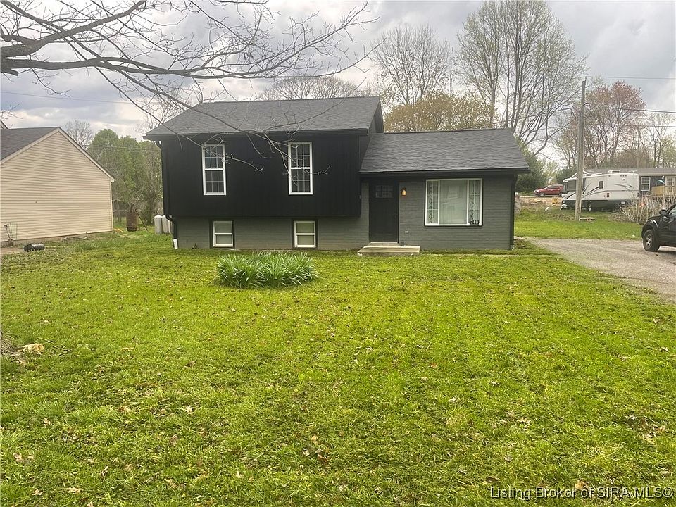 1st image of 740 Kahl Street NE