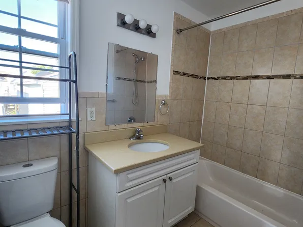 54 Newman Avenue image 4 of 22