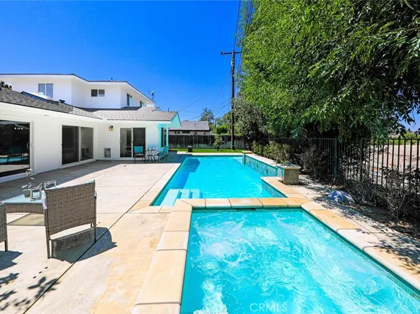 937 E Fairway Dr, Orange, CA 92866