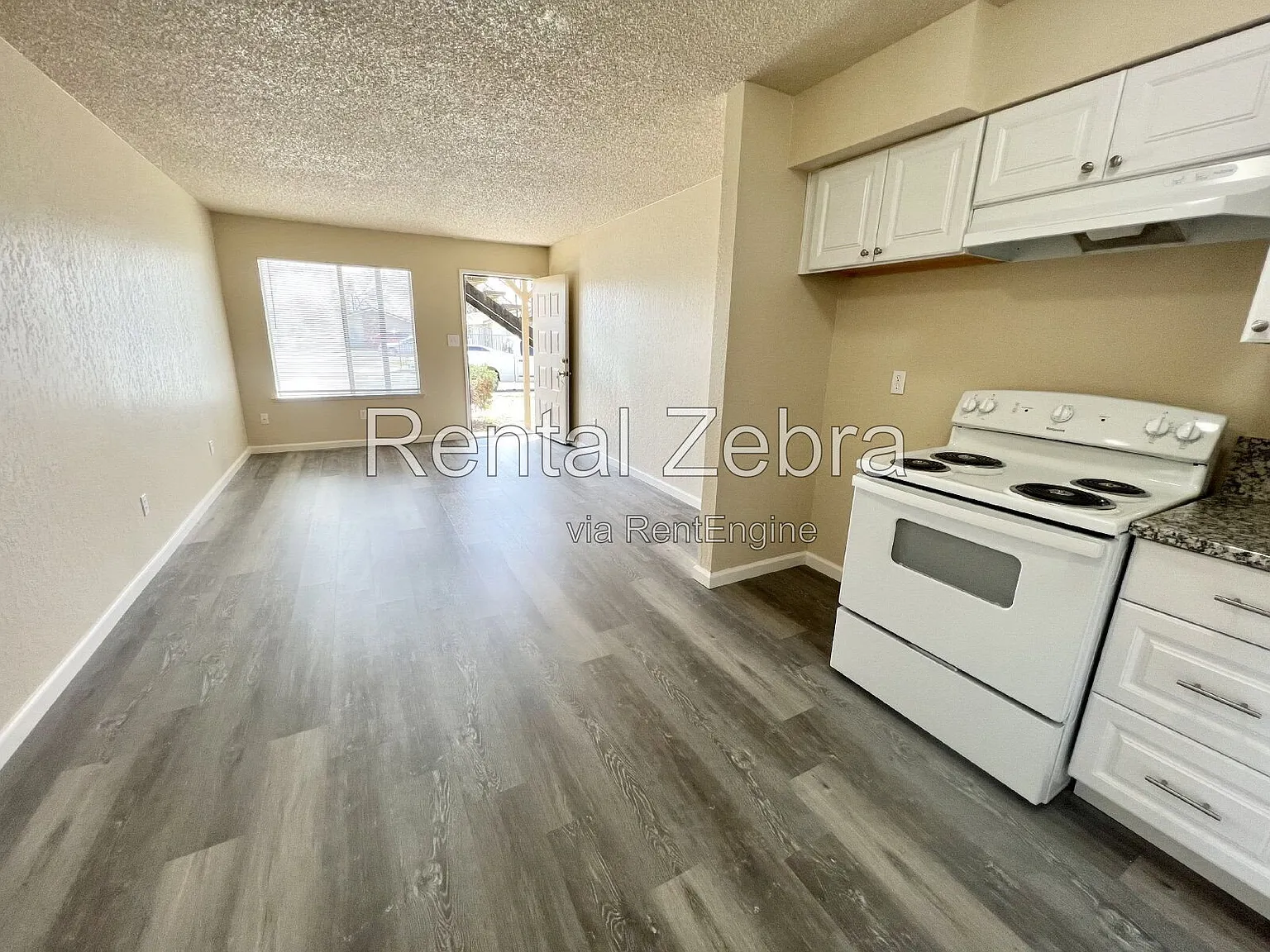 1 bed, 1.0 bath, 650 sqft, $900 — Photo 3
