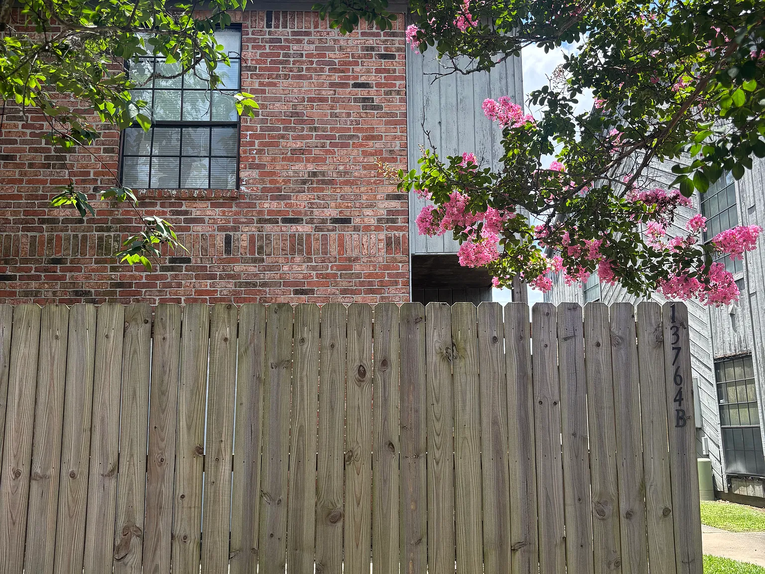 2 bed, 2.5 bath, 1193 sqft, $850 — Photo 1