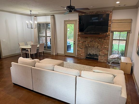 4th image of 883 Willow Grande Cir