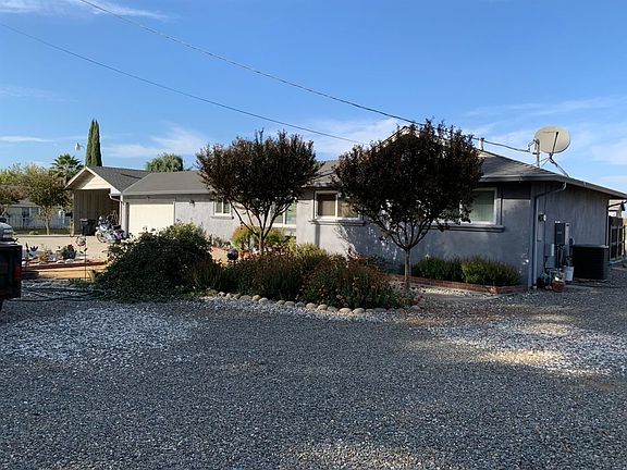 4th image of 11107 Yosemite Blvd
