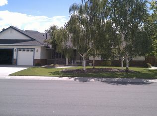 977 Springfield Dr, Gardnerville, NV 89460