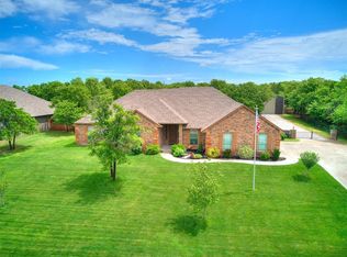 15610 Greenleaf Ln, Oklahoma City, OK 73165