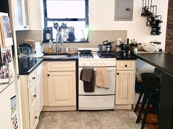 3rd image of 294 7th Ave APT 3B