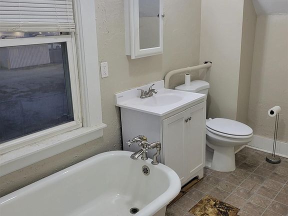 4th image of 513 S Lincoln Ave
