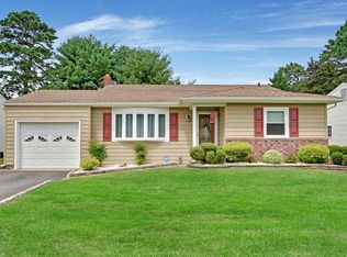 19 Beaverbrook Dr, Toms River, NJ 08757