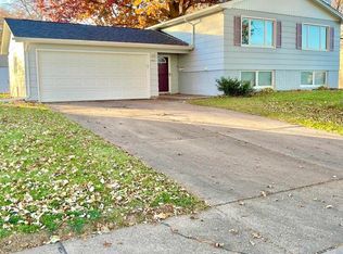 4624 Main St, Davenport, IA 52806