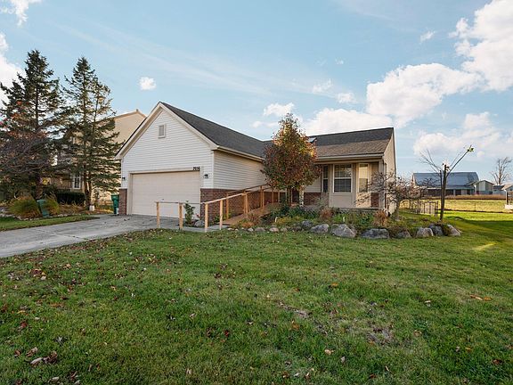 2nd image of 7056 Amberly Way