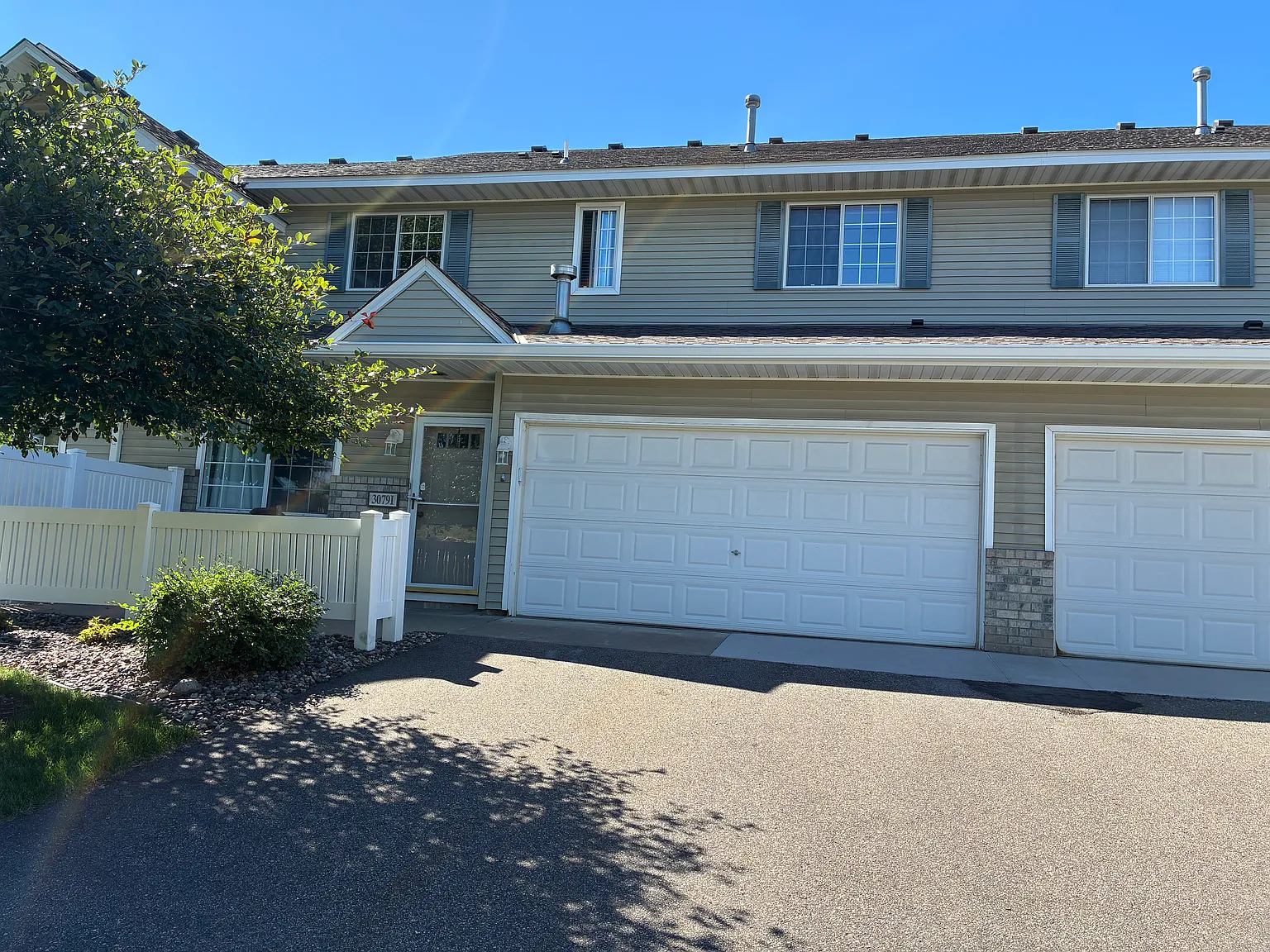 2 bed, 1604 sqft, $1,995 — Photo 1