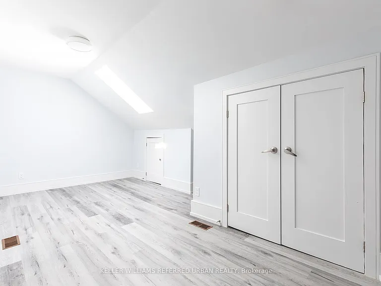 1588 King St W #3 — Photo 8