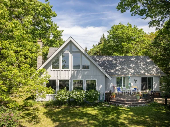 3961 W Cheney Woods Trl, Maple City, MI 49664