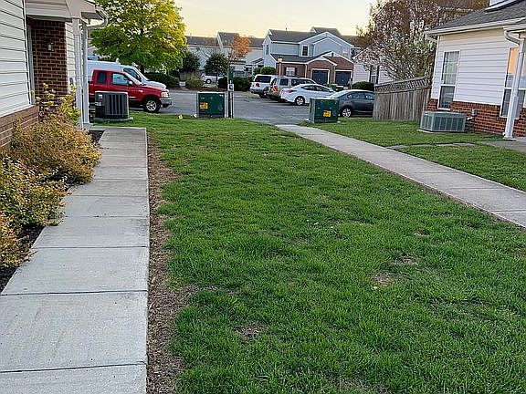 3rd image of 424 Belmont Cir