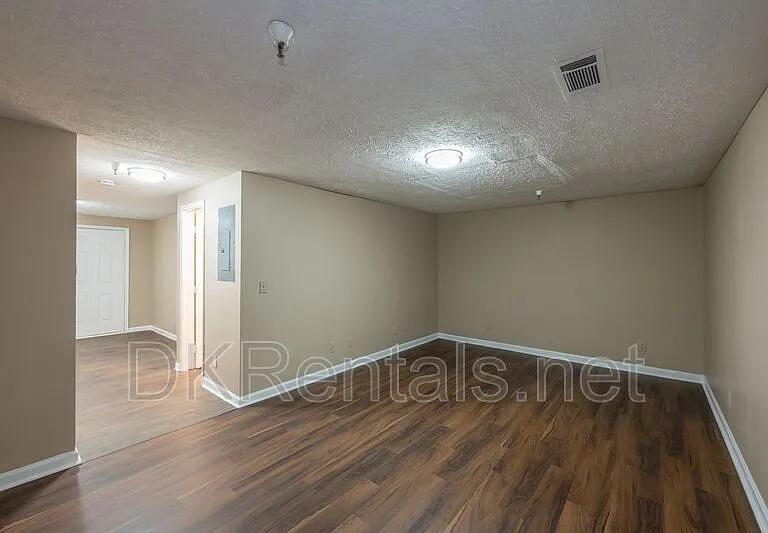 360 Herndon Way #135 — Photo 10