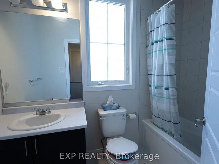 1038 Showman St — Photo 18