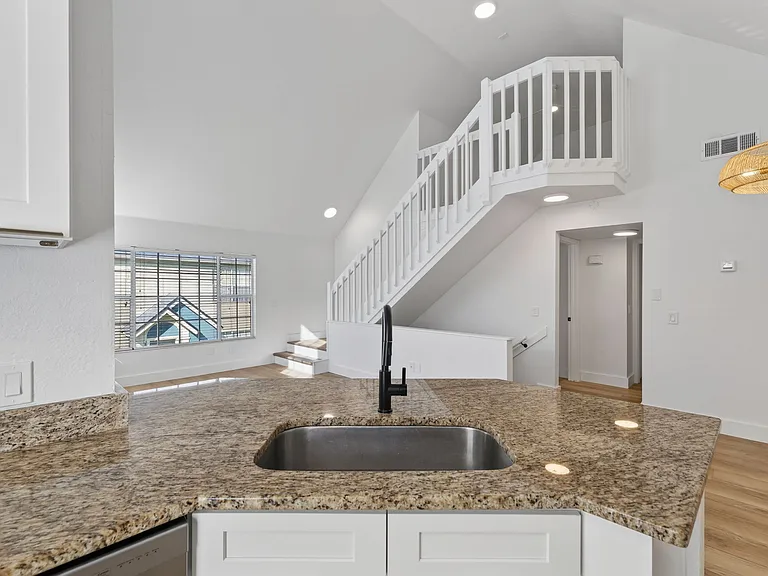 13700 Richmond Park Dr N #1105 — Photo 9