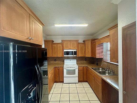 5th image of 8380 NW 103rd St APT 105G