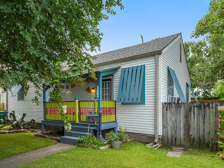 42 Joyce Ave — Photo 1