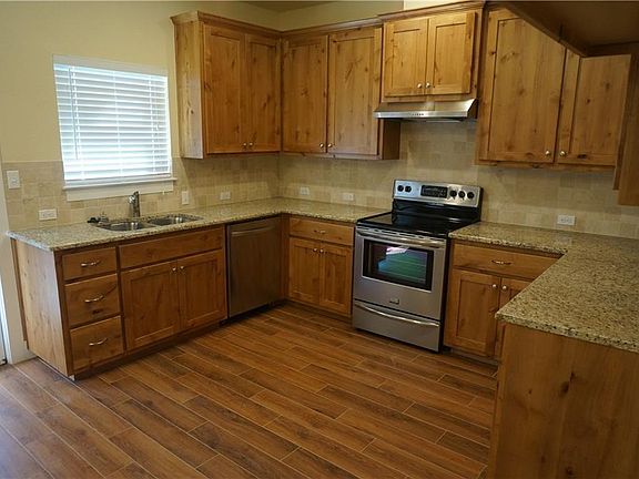3rd image of 602 Colt St Unit A