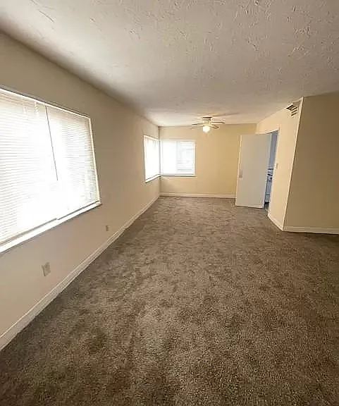 Georgian Manor 1br