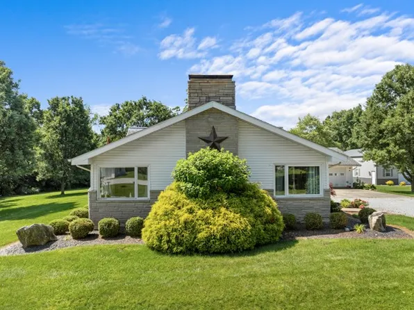 2476 E Washington Rd, Casey, IL 62420
