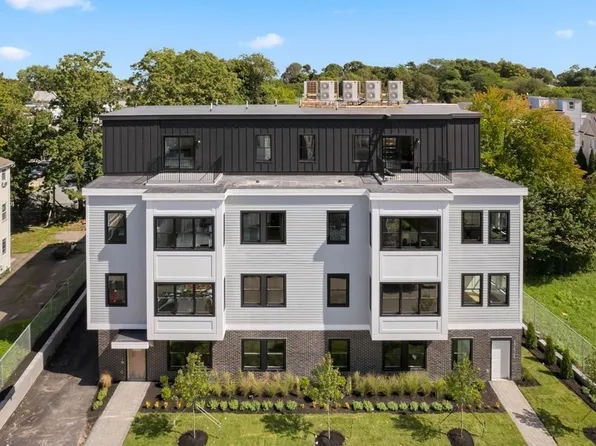 52 Withington St #9A, Dorchester Center, MA 02124