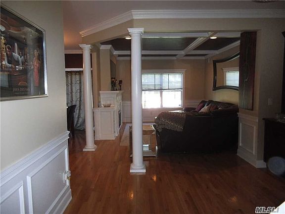 2nd image of 38 Cranberry Cir