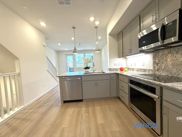 3810 Norbridge Ave — Photo 7