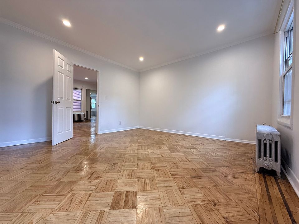 1st image of 637 Leonard St Floor 3