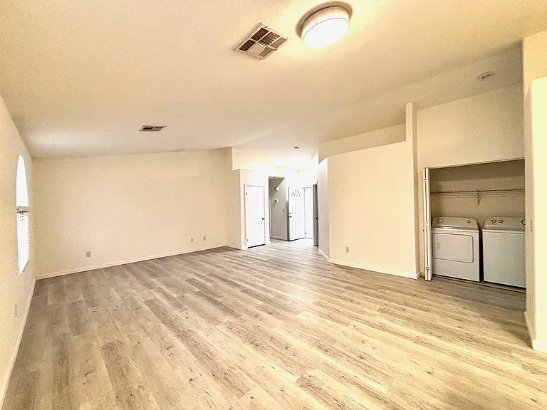 5312 Padua Way — Photo 10