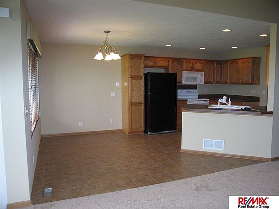 3rd image of 14218 S 22nd St