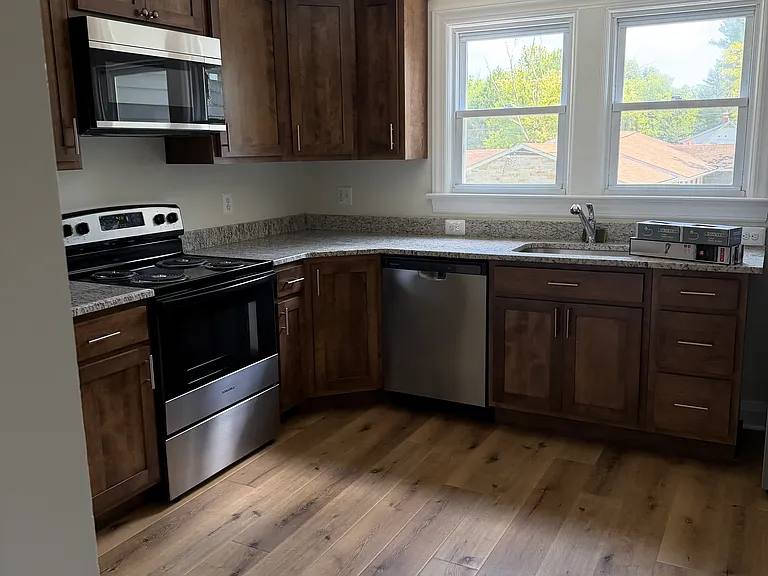 6321 Oakland Mills Rd — Photo 3