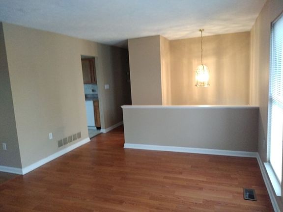 3rd image of 9050 Quentin Ct